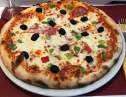 Enna Pizza food