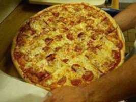 Victorio's Pizza Shop food