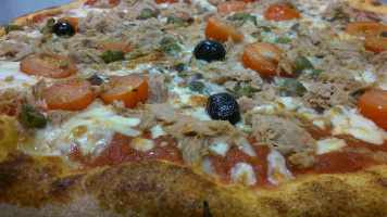 PIZZA MONTI food