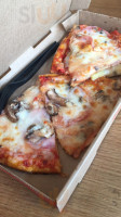 Blaze Pizza food