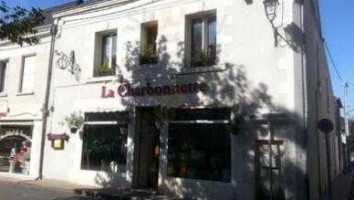 La Charbonnette outside