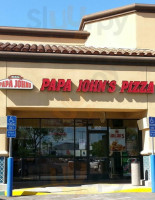 Papa Johns Pizza inside