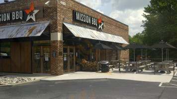 Mission Bbq outside