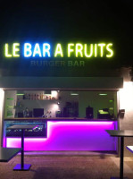 Le A Fruits Burger food