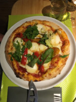 Pizzeria L Aroma food