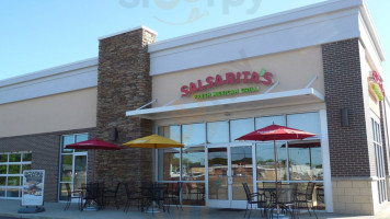 Salsarita's Fresh Mexican Grill outside