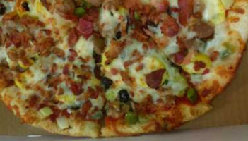 Gionino's Pizzeria of Solon, LLC food