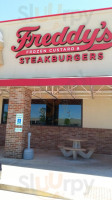 Freddy's Frozen Custard And Steakburgers outside