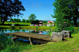 La Fraicheur De L'etang outside