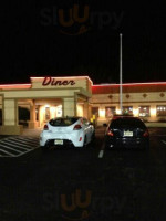 Bridgeton Family Diner outside