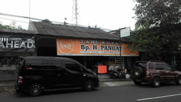 Tahu Kupat Pak Pangat outside