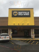 Buffalo Wild Wings outside