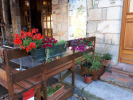 Auberge de Loubens outside