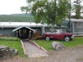 The Terrace Supper Club On Swan Lake outside