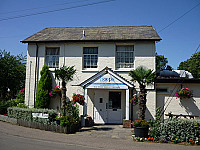 The Hoops Tandoori At Great Eversden outside