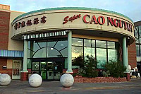 Super Cao Nguyen outside