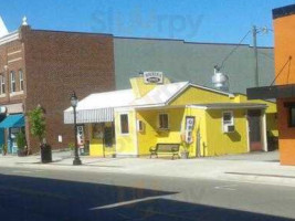 Walker's Diner outside