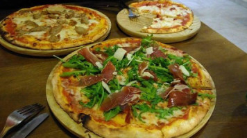 Pizzeria Sardenya Forn De Llenya food