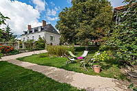 La Table Du Clos Des Sureaux outside