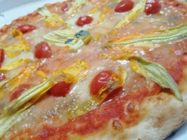 Le Mille E Una Pizza food