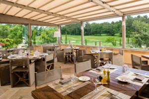 Restaurant Les Caroubiers food