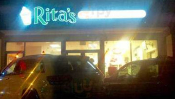 Rita's outside