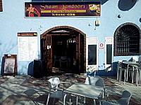 Shaan Tandoori inside