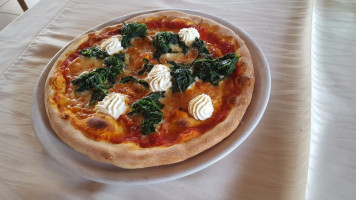 Pizzeria Zu Loewen food