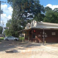 Sullivan's Drive-in outside