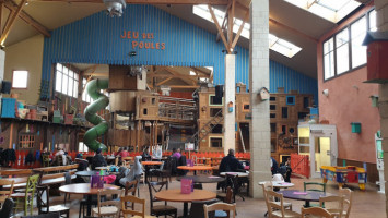 Centerparcs: Kidsclub, Farm, Creperie inside