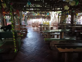 Rancho Y Leña inside