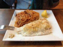 Oli's Italian Eatery food