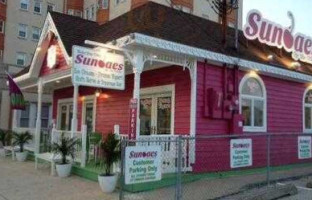 Sundaes By The Ocean Frozen Desserts outside