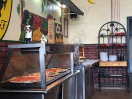 Renos Italian Pizza food