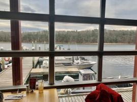 Finn's Harborside food