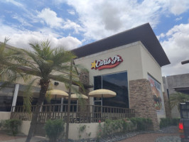 Carl's Jr. outside