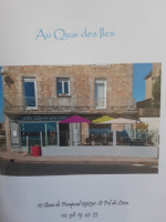 Au Quai Des Iles food