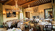 Chateau De Courcelles food