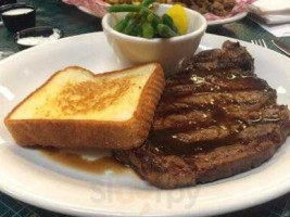 Mels Family Steak House food