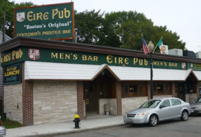 Eire Pub outside