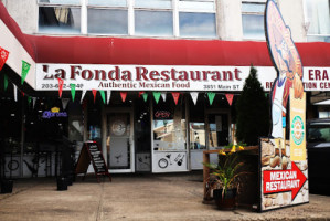 La Fonda outside