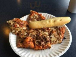 Sir Dano's Pizza Parlor food