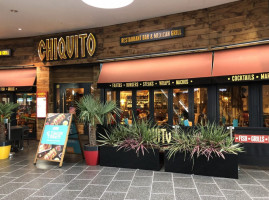 Chiquito outside