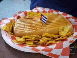 El Bogedon Cubano food