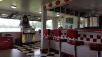 Michael's 50 Diner inside