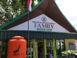 Rumah Makan Family Benteng outside