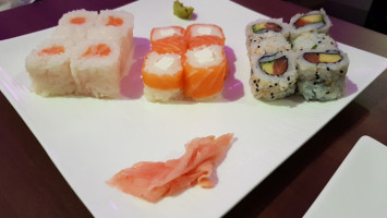 Tenshi Sushi food