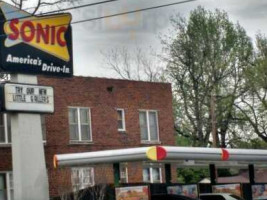 Sonic Drive-in outside