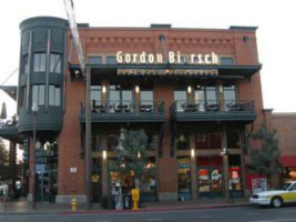 Gordon Biersch Brewery Tempe outside