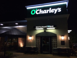 O'charley's Restaurant Bar outside